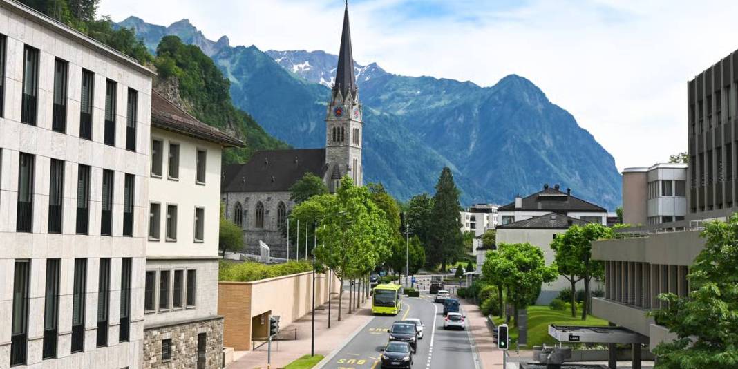 Bu ülkede lüks var ama bir şey eksik! Dünyanın en zengini: Turistlerin ise hayal kırıklığı merkezi… 5